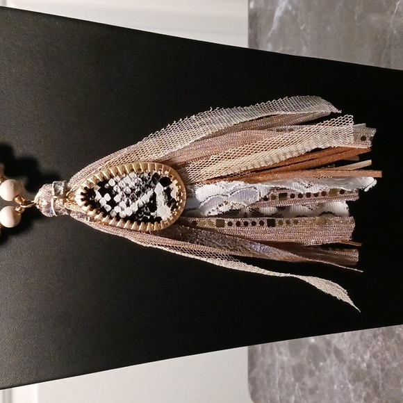 Matte Beaded Necklace With Tassel And Snake Pendant - Picture 2 of 4